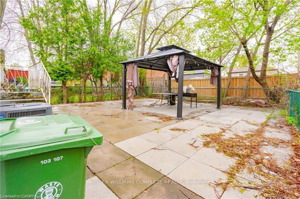 Photo 8 of 574 Upper Sherman Avenue, Hamilton, Eastmount — HOMEH