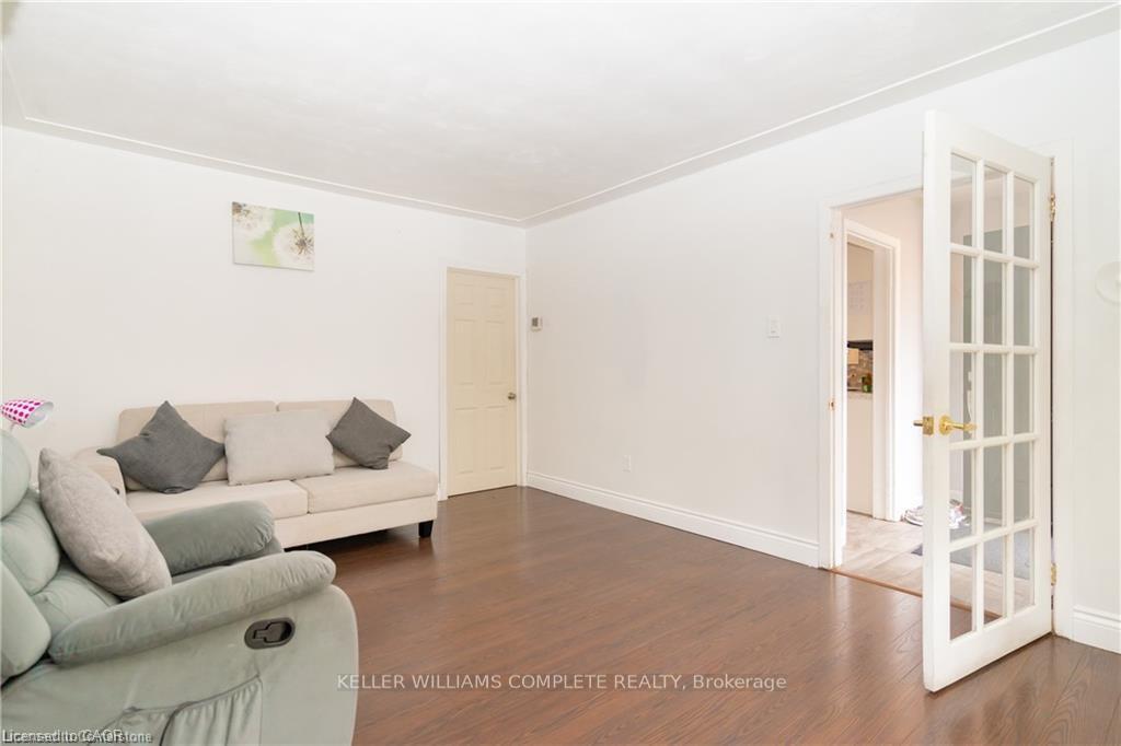 Photo 10 of 574 Upper Sherman Avenue, Hamilton, Eastmount — HOMEH