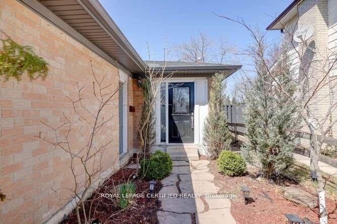 Photo 3 of Unit Upper, 2604 Hornsgate Drive, Mississauga, Sheridan — HOMEH