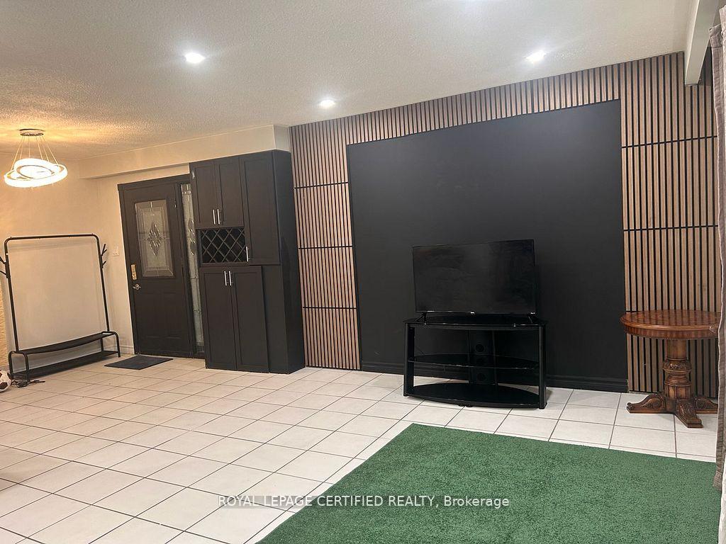 Photo 6 of Unit Upper, 2604 Hornsgate Drive, Mississauga, Sheridan — HOMEH