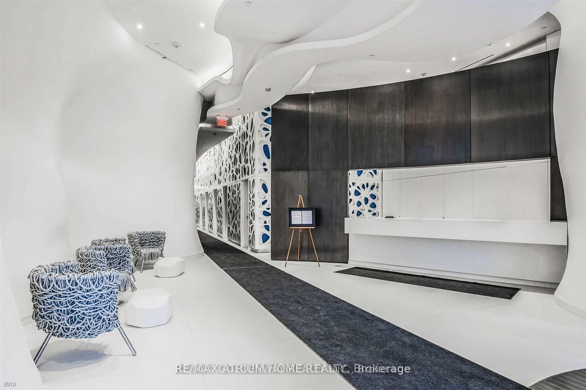 Photo 2 of Unit 3006, 1 Bloor Street E, Toronto, Church-Yonge Corridor — HOMEH