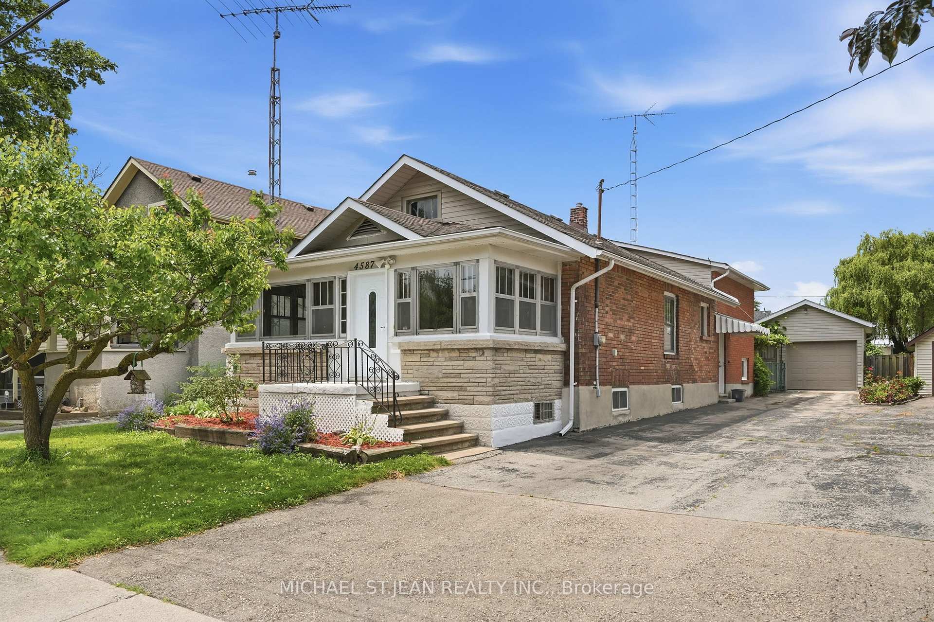 Photo 1 of 4587 Third Avenue, Niagara Falls, Cherrywood — HOMEH