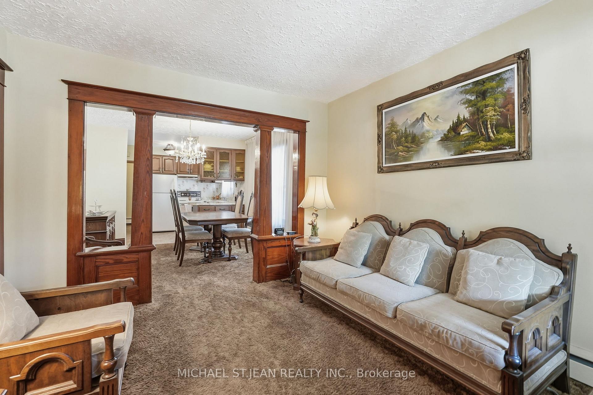 Photo 7 of 4587 Third Avenue, Niagara Falls, Cherrywood — HOMEH