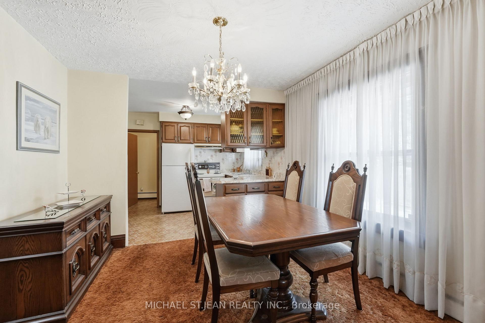 Photo 11 of 4587 Third Avenue, Niagara Falls, Cherrywood — HOMEH