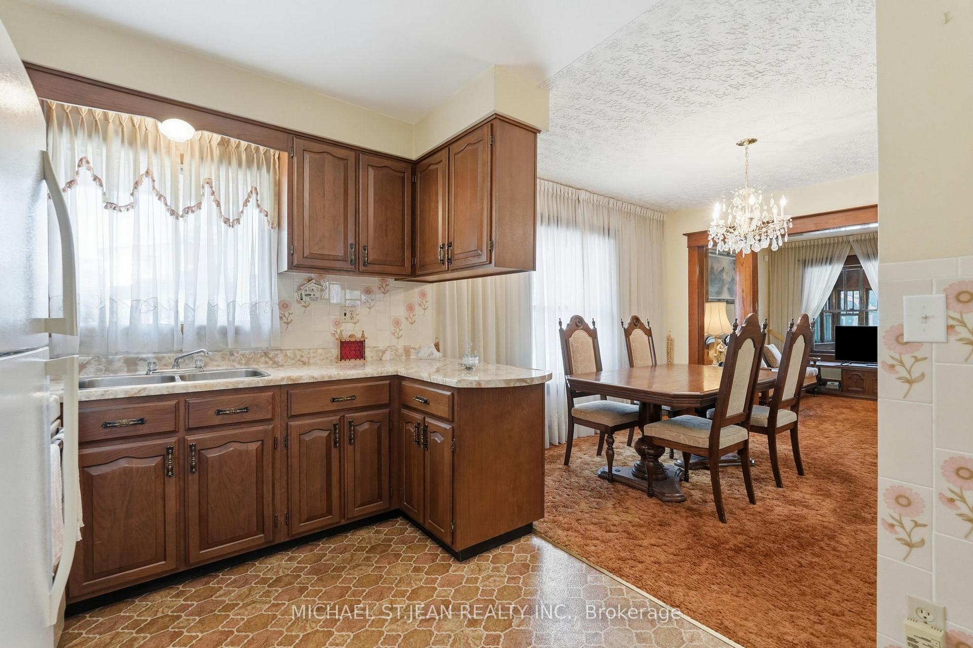 Photo 15 of 4587 Third Avenue, Niagara Falls, Cherrywood — HOMEH
