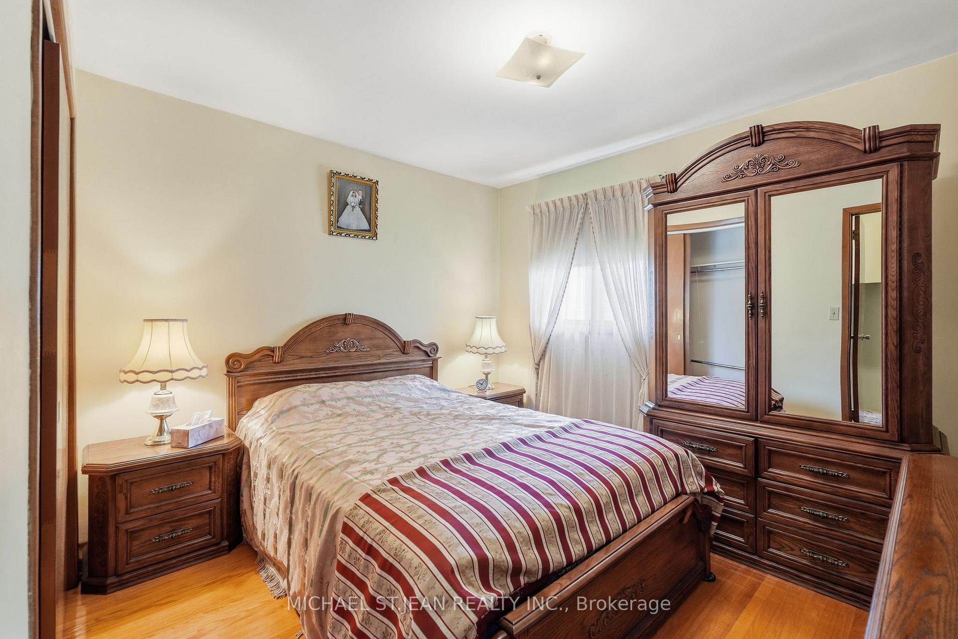Photo 17 of 4587 Third Avenue, Niagara Falls, Cherrywood — HOMEH
