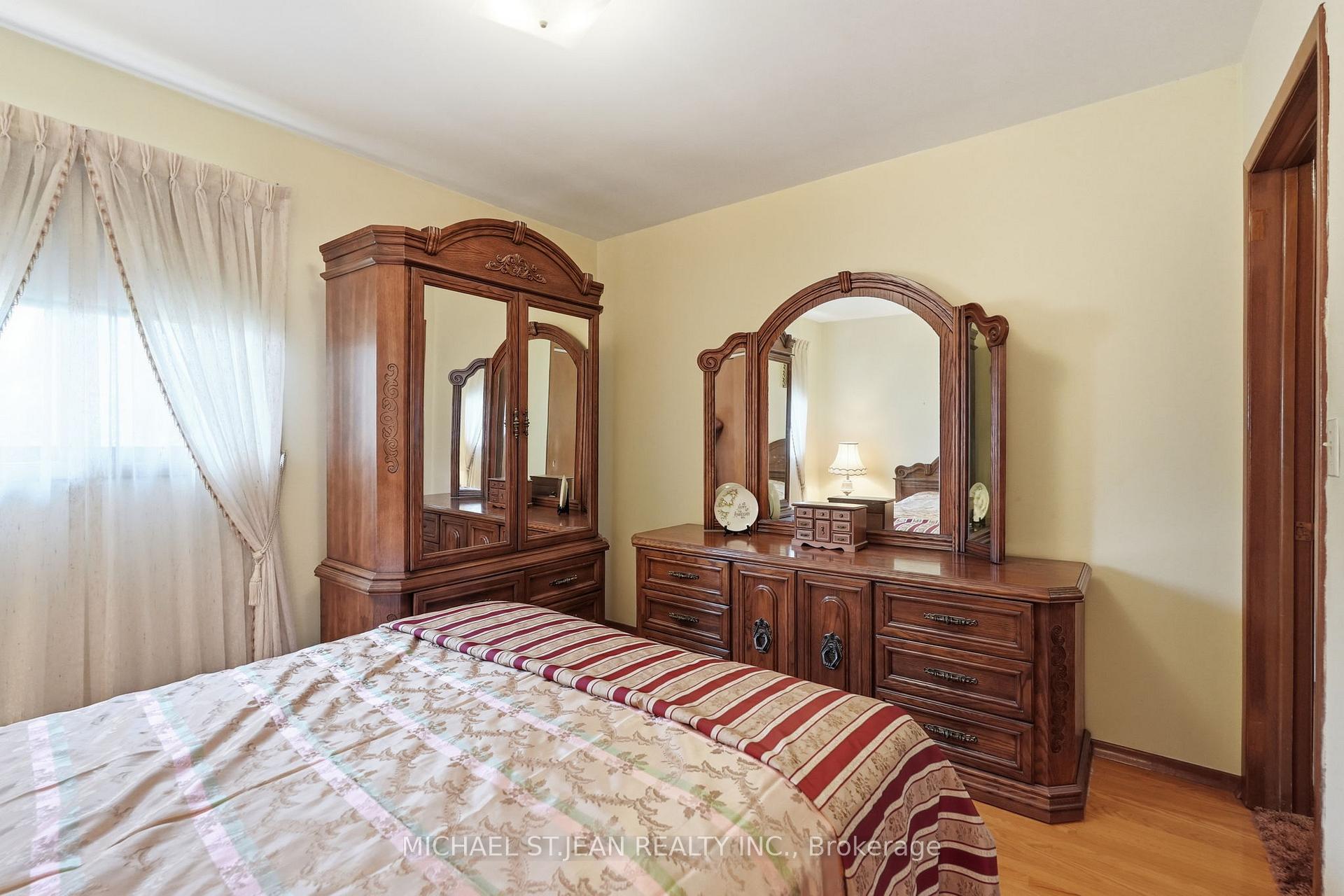 Photo 19 of 4587 Third Avenue, Niagara Falls, Cherrywood — HOMEH