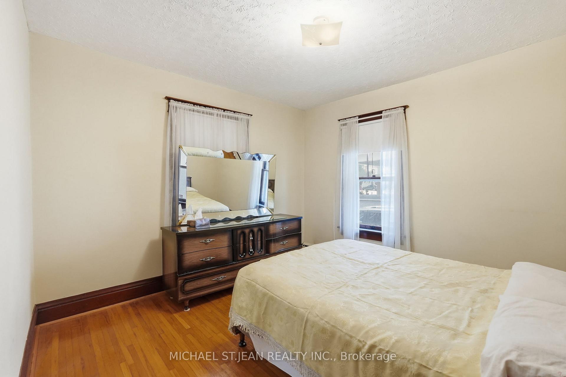 Photo 22 of 4587 Third Avenue, Niagara Falls, Cherrywood — HOMEH