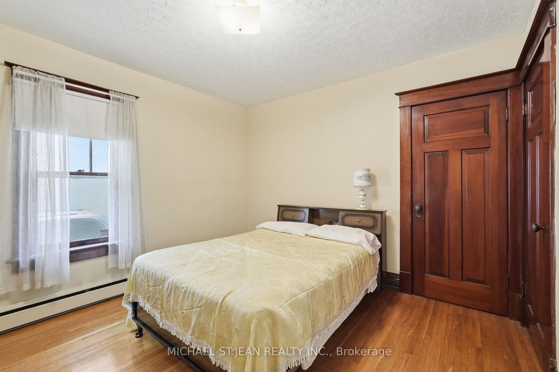 Photo 23 of 4587 Third Avenue, Niagara Falls, Cherrywood — HOMEH