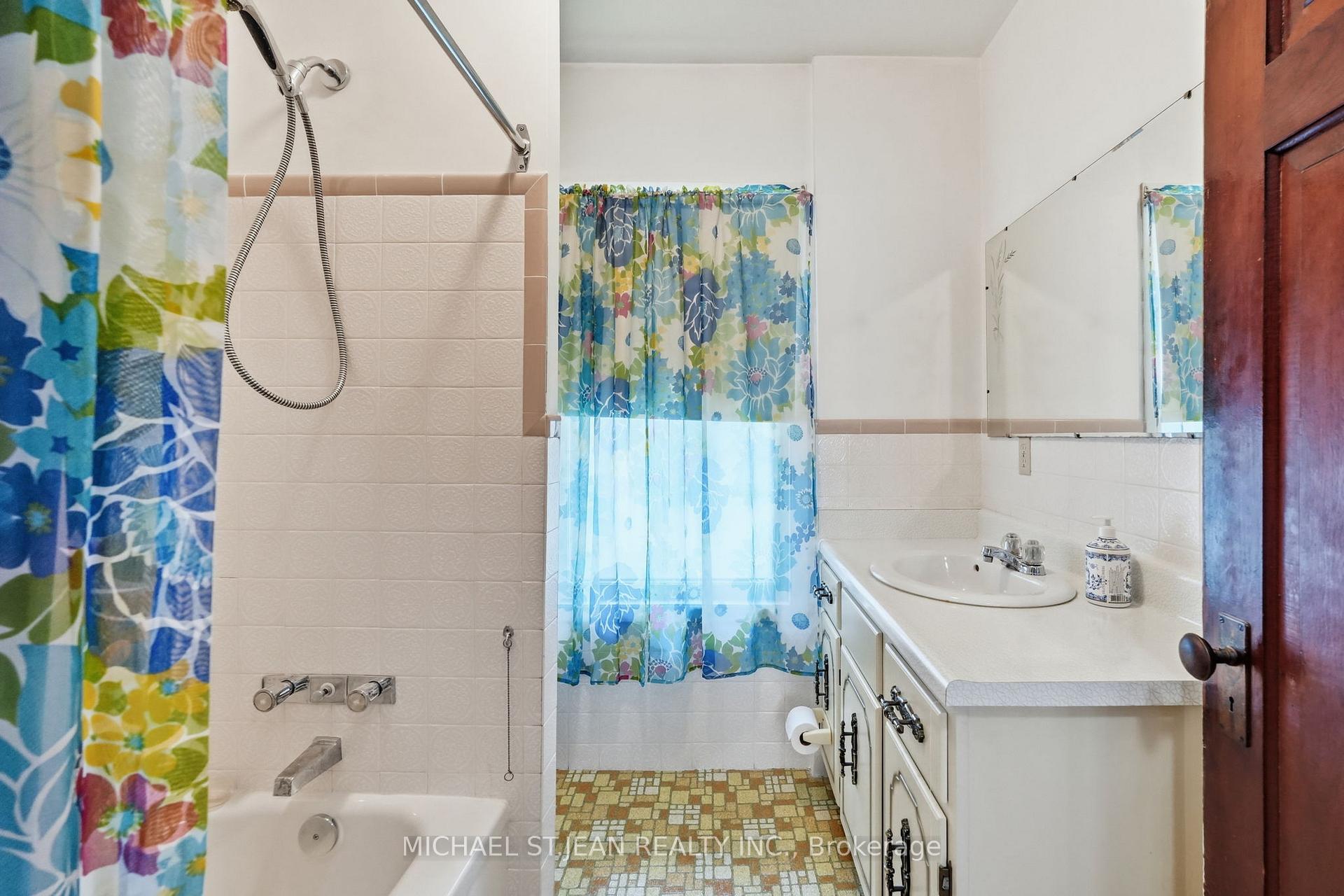 Photo 24 of 4587 Third Avenue, Niagara Falls, Cherrywood — HOMEH