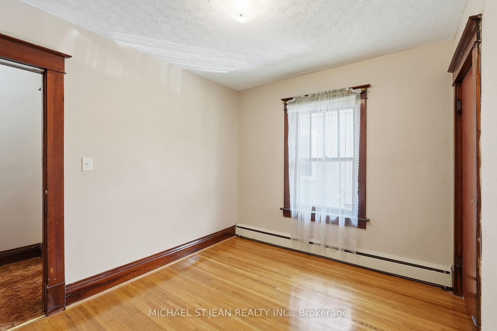 Photo 26 of 4587 Third Avenue, Niagara Falls, Cherrywood — HOMEH