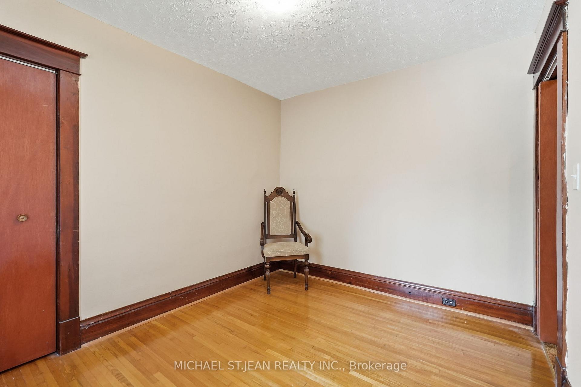 Photo 27 of 4587 Third Avenue, Niagara Falls, Cherrywood — HOMEH