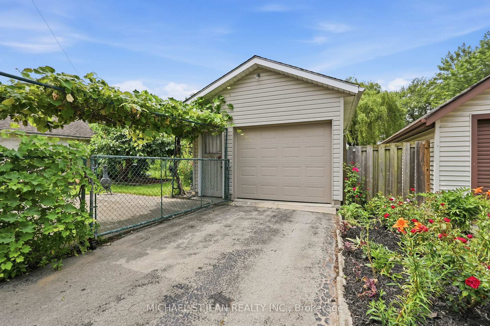 Photo 47 of 4587 Third Avenue, Niagara Falls, Cherrywood — HOMEH