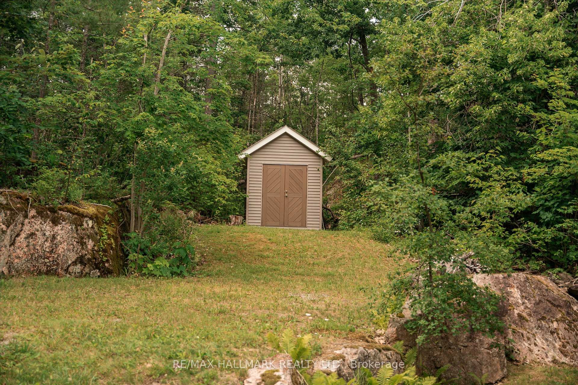 Photo 35 of 11 Fire Route 44, North Kawartha — HOMEH