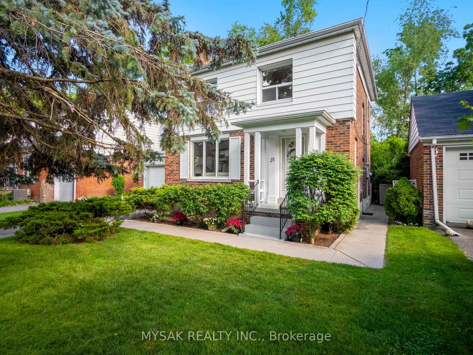 Photo 2 of 21 Oak Hampton Boulevard, Etobicoke, Kingsway South — HOMEH