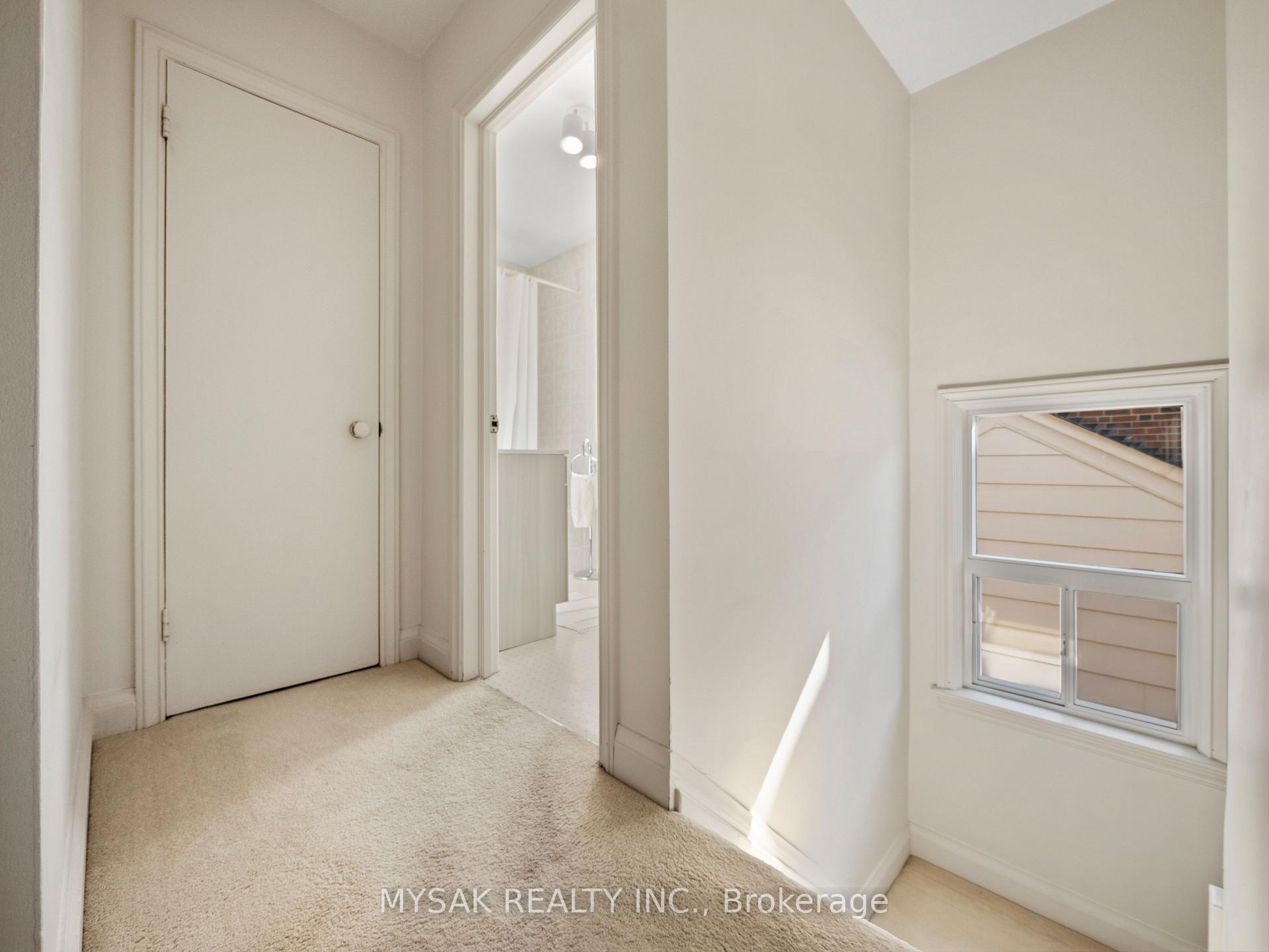 Photo 20 of 21 Oak Hampton Boulevard, Etobicoke, Kingsway South — HOMEH