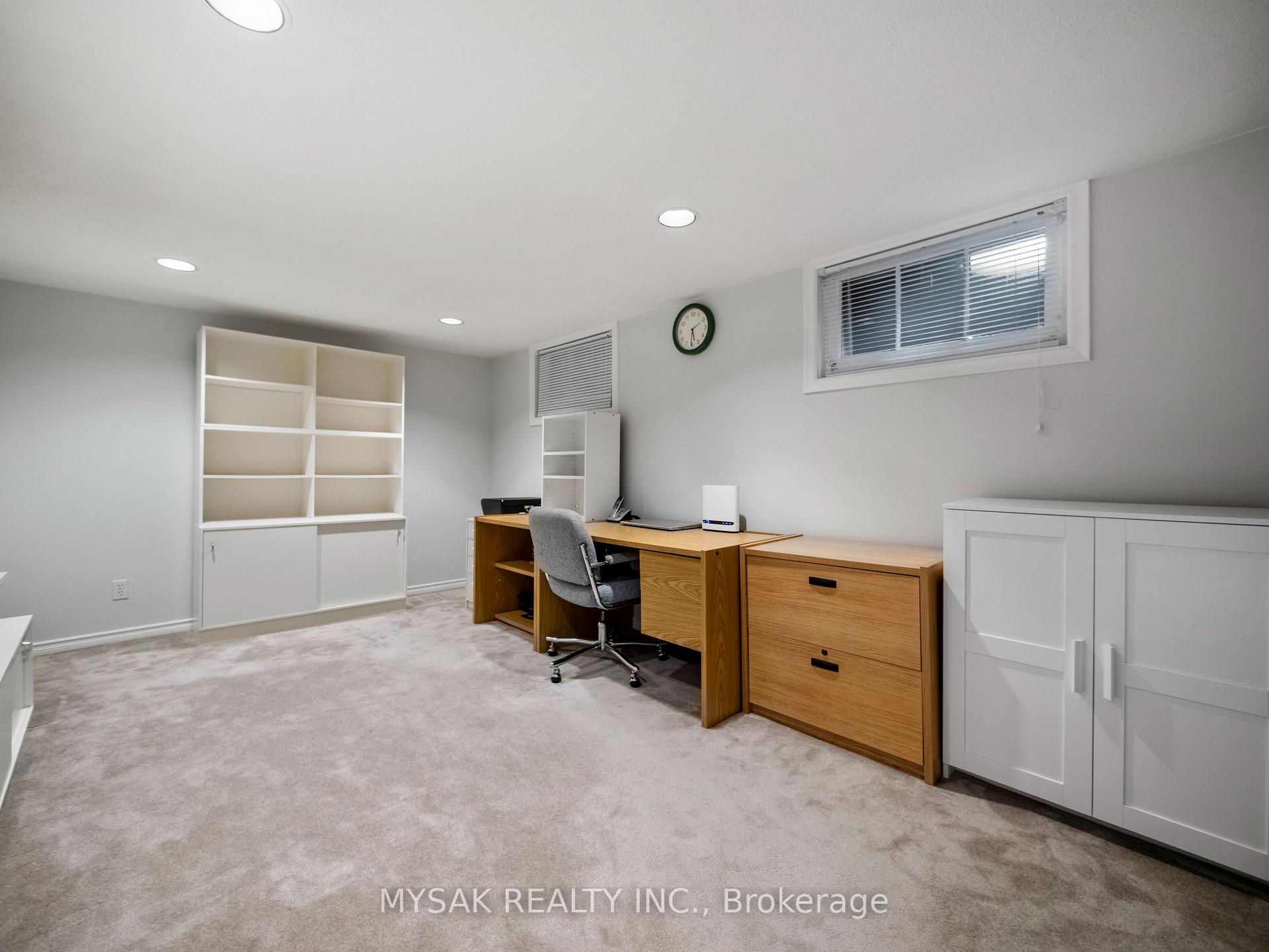 Photo 38 of 21 Oak Hampton Boulevard, Etobicoke, Kingsway South — HOMEH