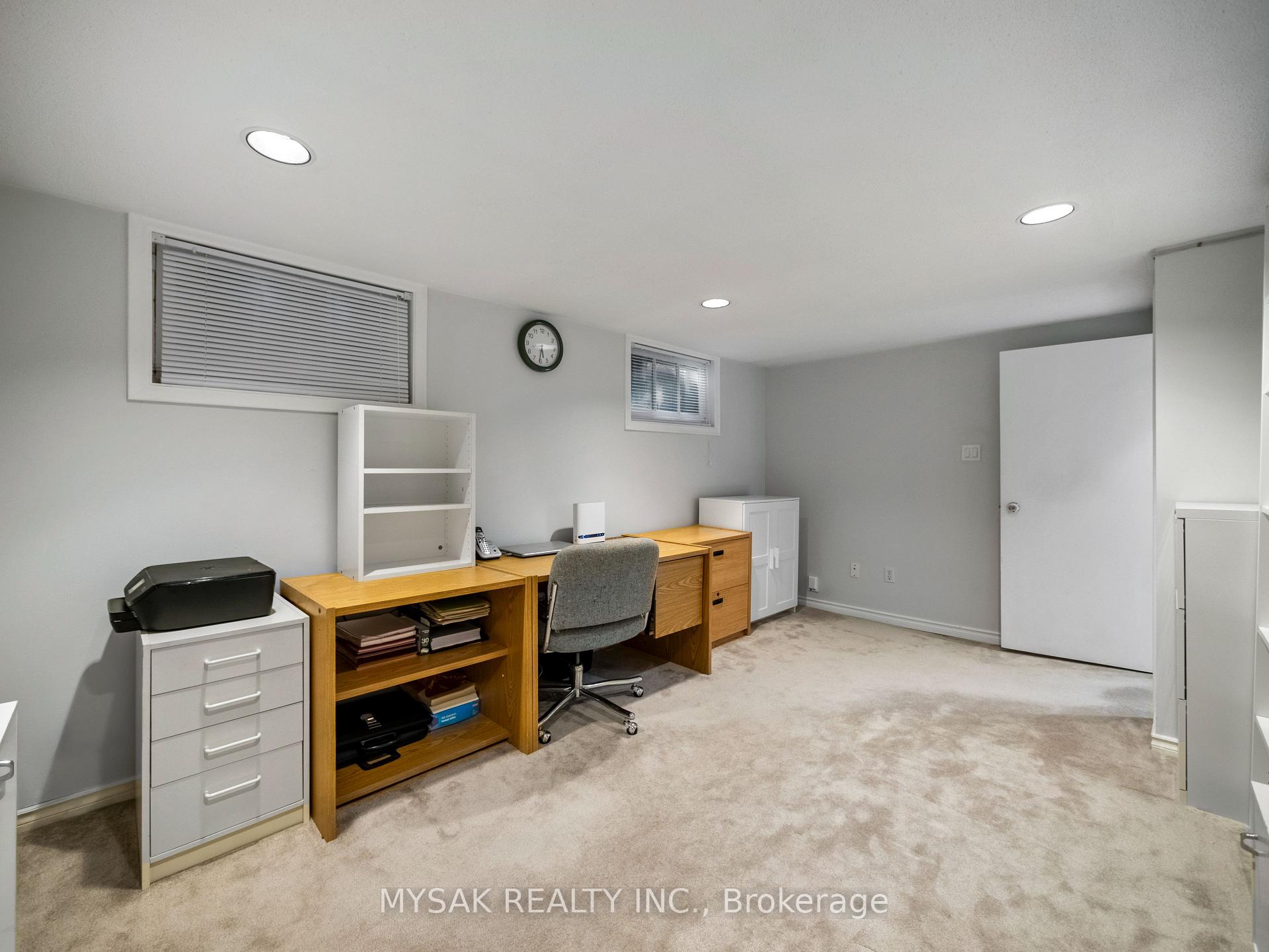 Photo 40 of 21 Oak Hampton Boulevard, Etobicoke, Kingsway South — HOMEH