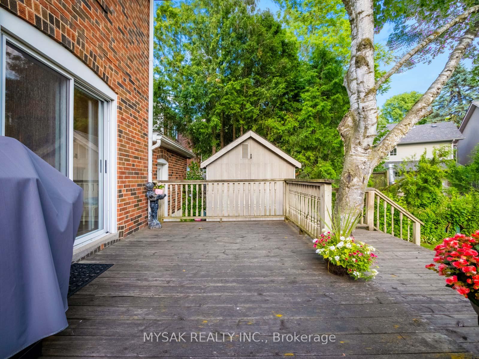Photo 46 of 21 Oak Hampton Boulevard, Etobicoke, Kingsway South — HOMEH
