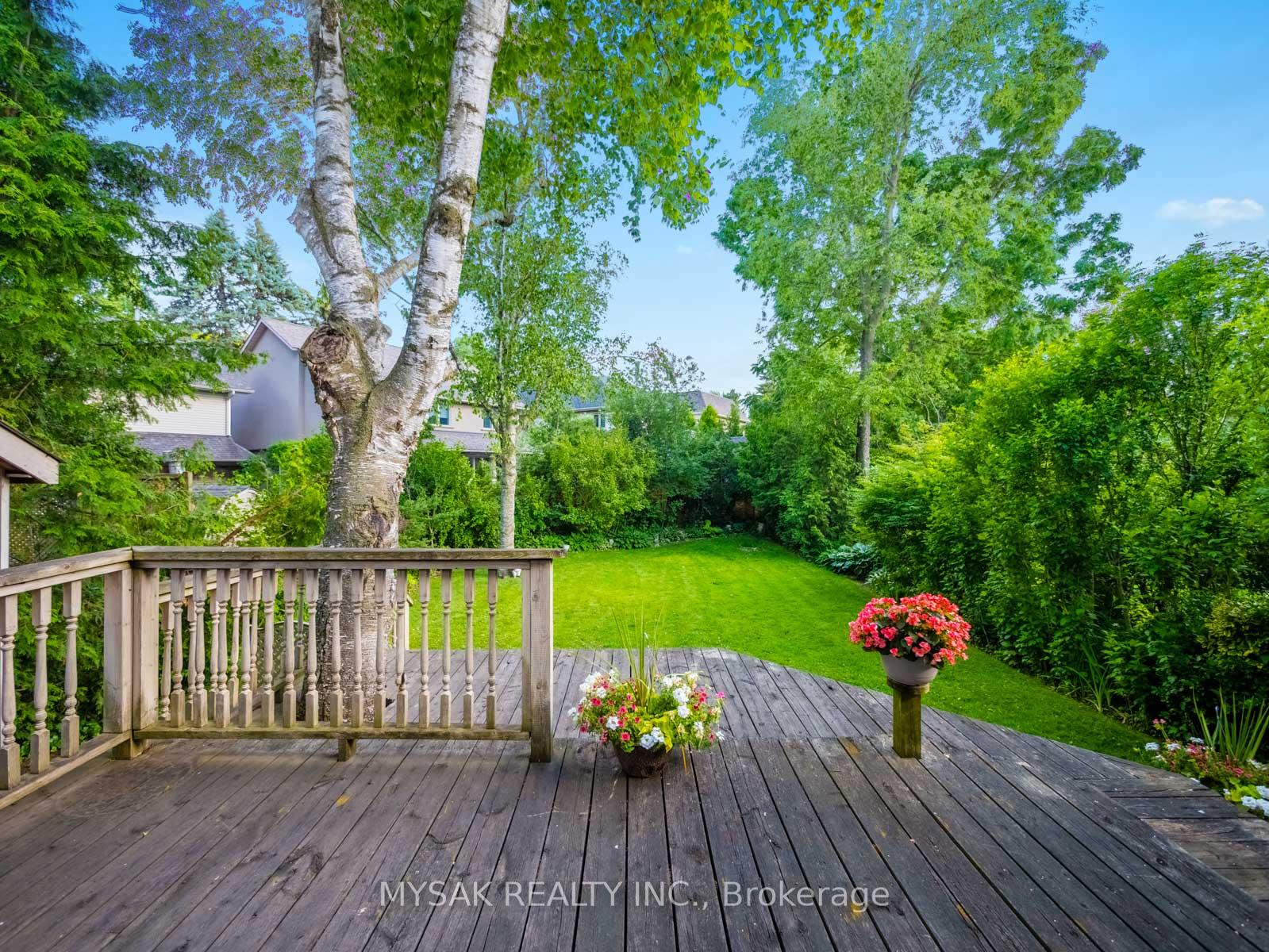 Photo 47 of 21 Oak Hampton Boulevard, Etobicoke, Kingsway South — HOMEH