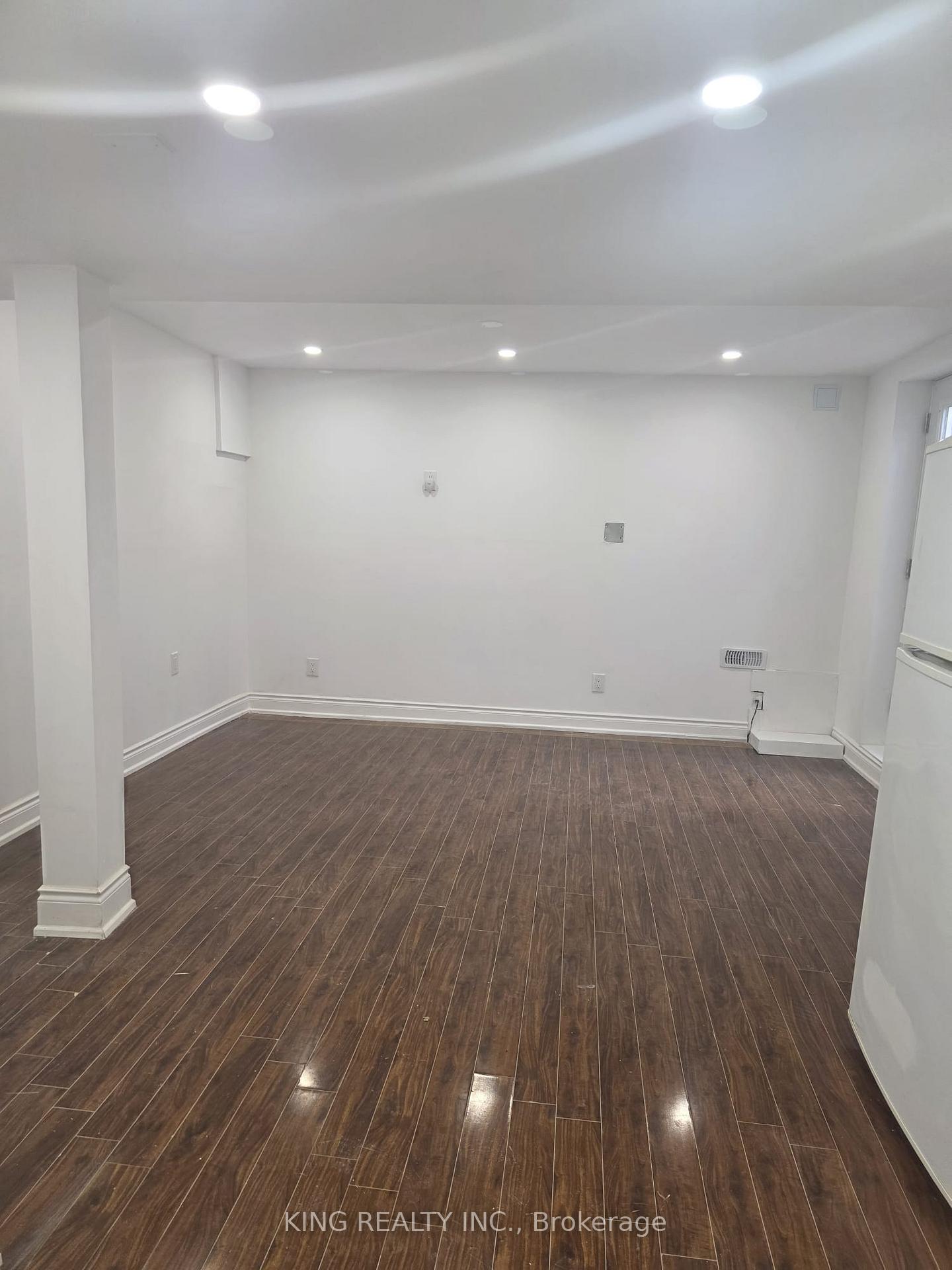 Photo 4 of Unit Basement, 6 Chestermere Crescent, Brampton, Fletcher's Meadow — HOMEH