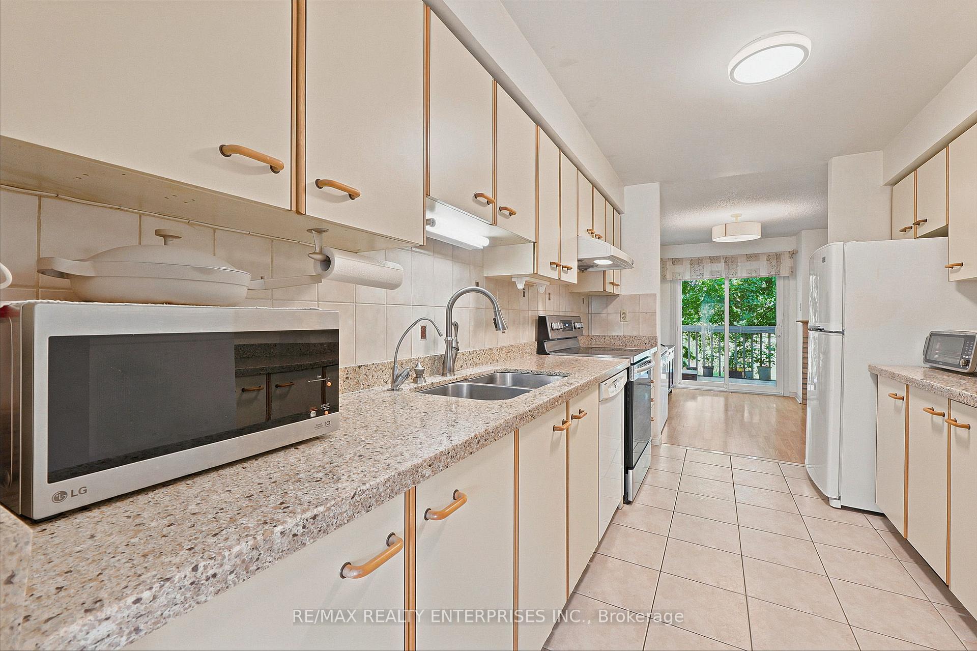 Photo 6 of Unit 68, 4635 Regents Terrace, Mississauga, Hurontario — HOMEH