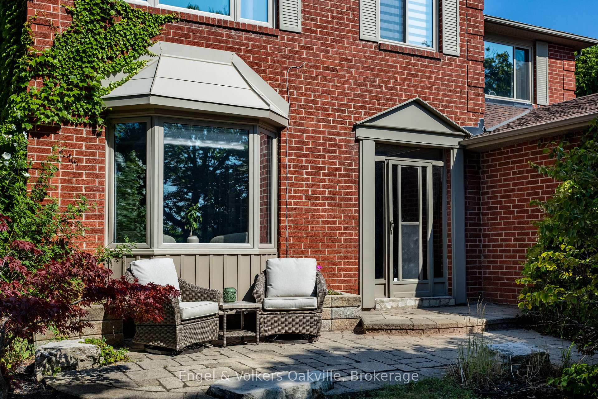 Photo 6 of 1181 Grange Road, Oakville, Falgarwood — HOMEH