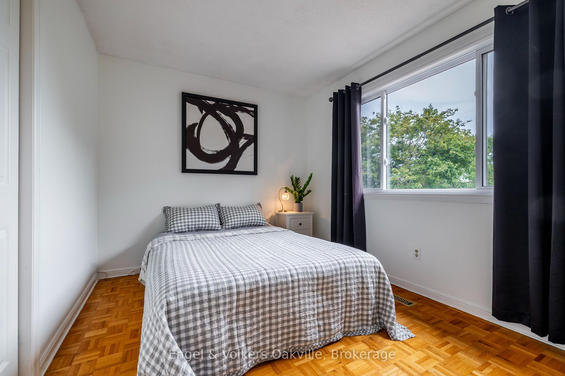 Photo 21 of 1181 Grange Road, Oakville, Falgarwood — HOMEH