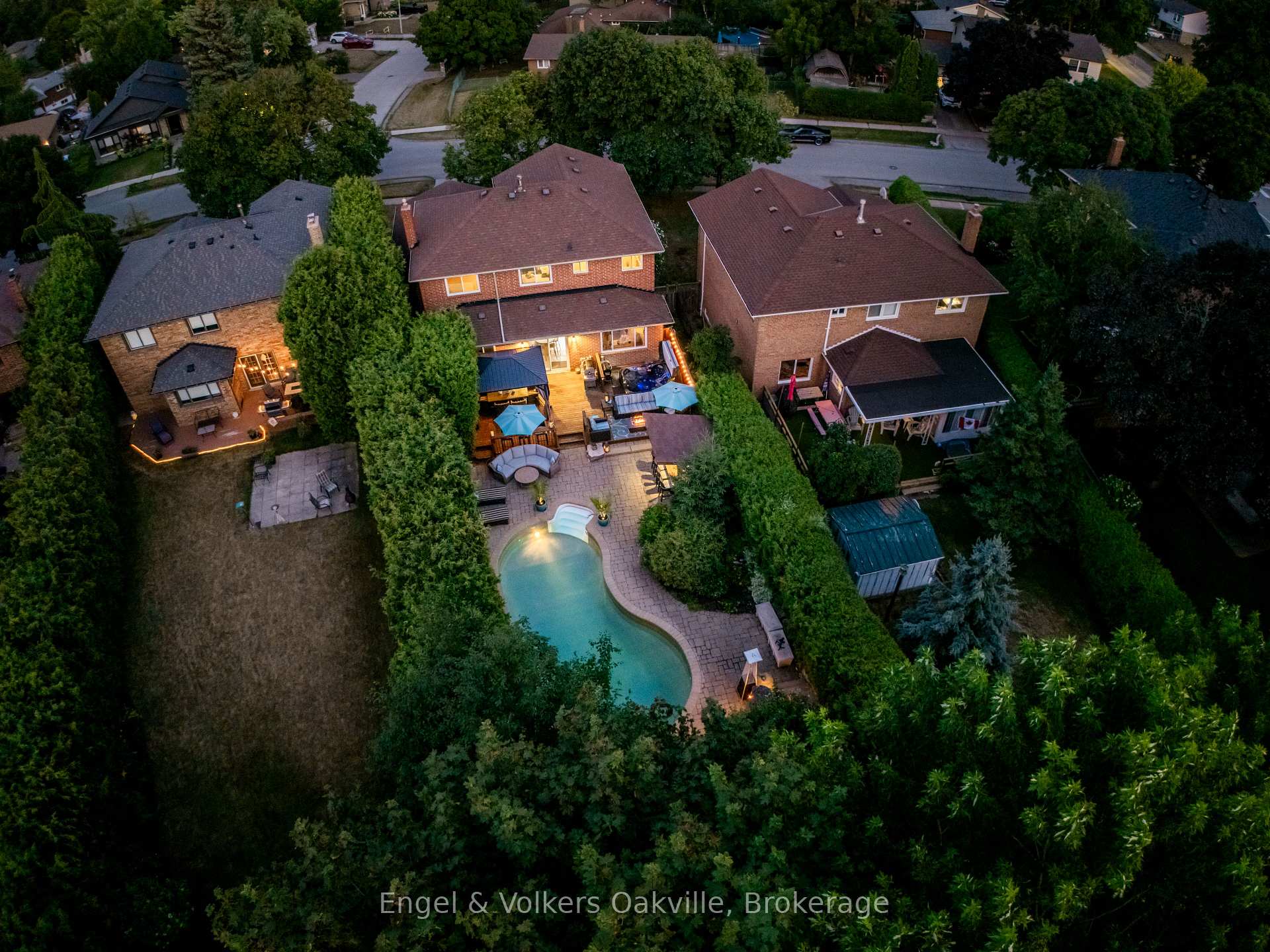 Photo 33 of 1181 Grange Road, Oakville, Falgarwood — HOMEH