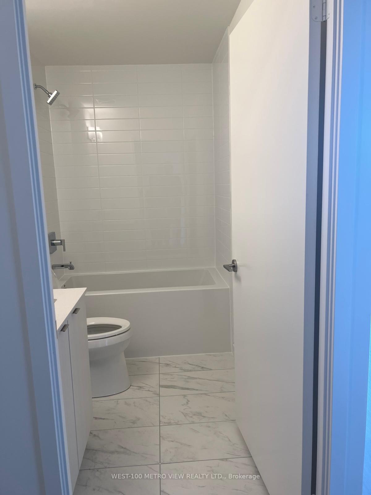 Photo 4 of Unit 814, 859 The Queensway, Etobicoke, Stonegate-Queensway — HOMEH