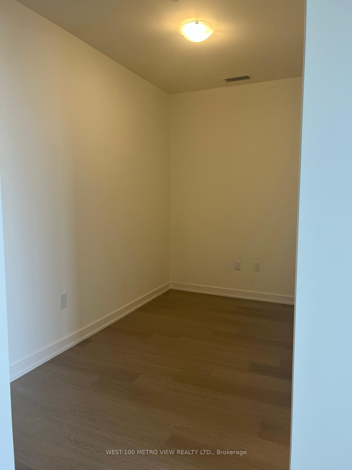 Photo 5 of Unit 814, 859 The Queensway, Etobicoke, Stonegate-Queensway — HOMEH