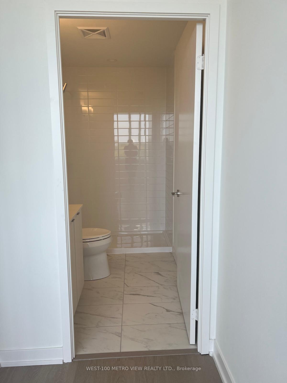 Photo 9 of Unit 814, 859 The Queensway, Etobicoke, Stonegate-Queensway — HOMEH