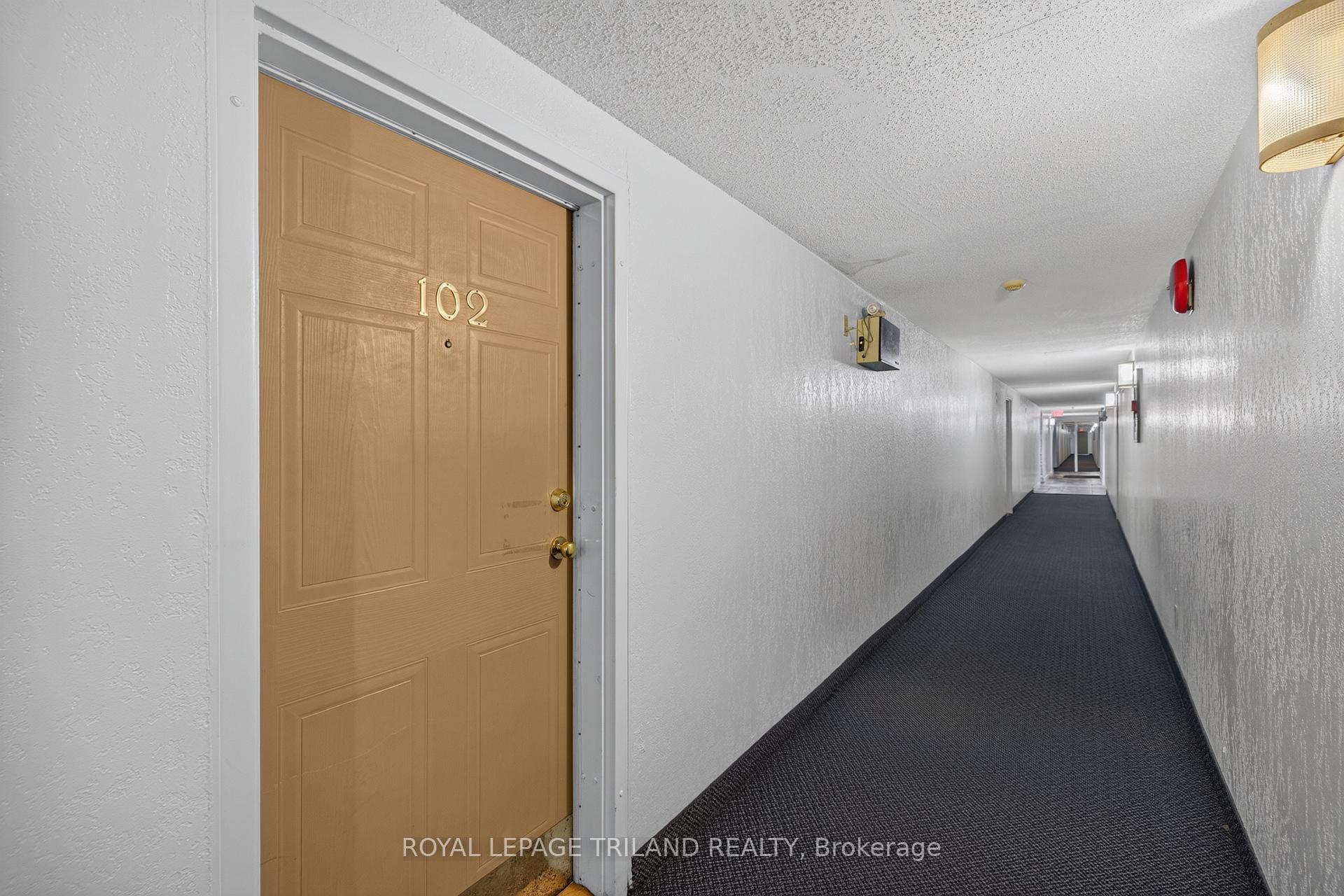 Photo 3 of Unit 102, 735 Deveron Crescent, London, South T — HOMEH