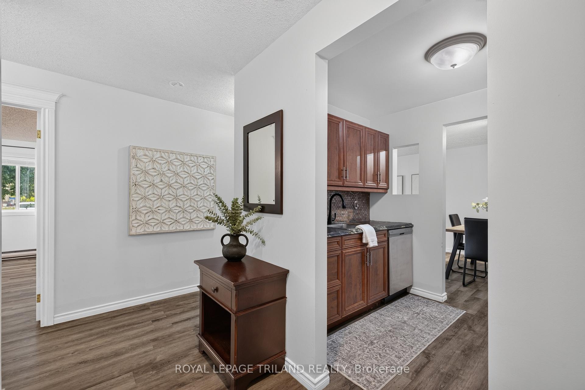 Photo 6 of Unit 102, 735 Deveron Crescent, London, South T — HOMEH