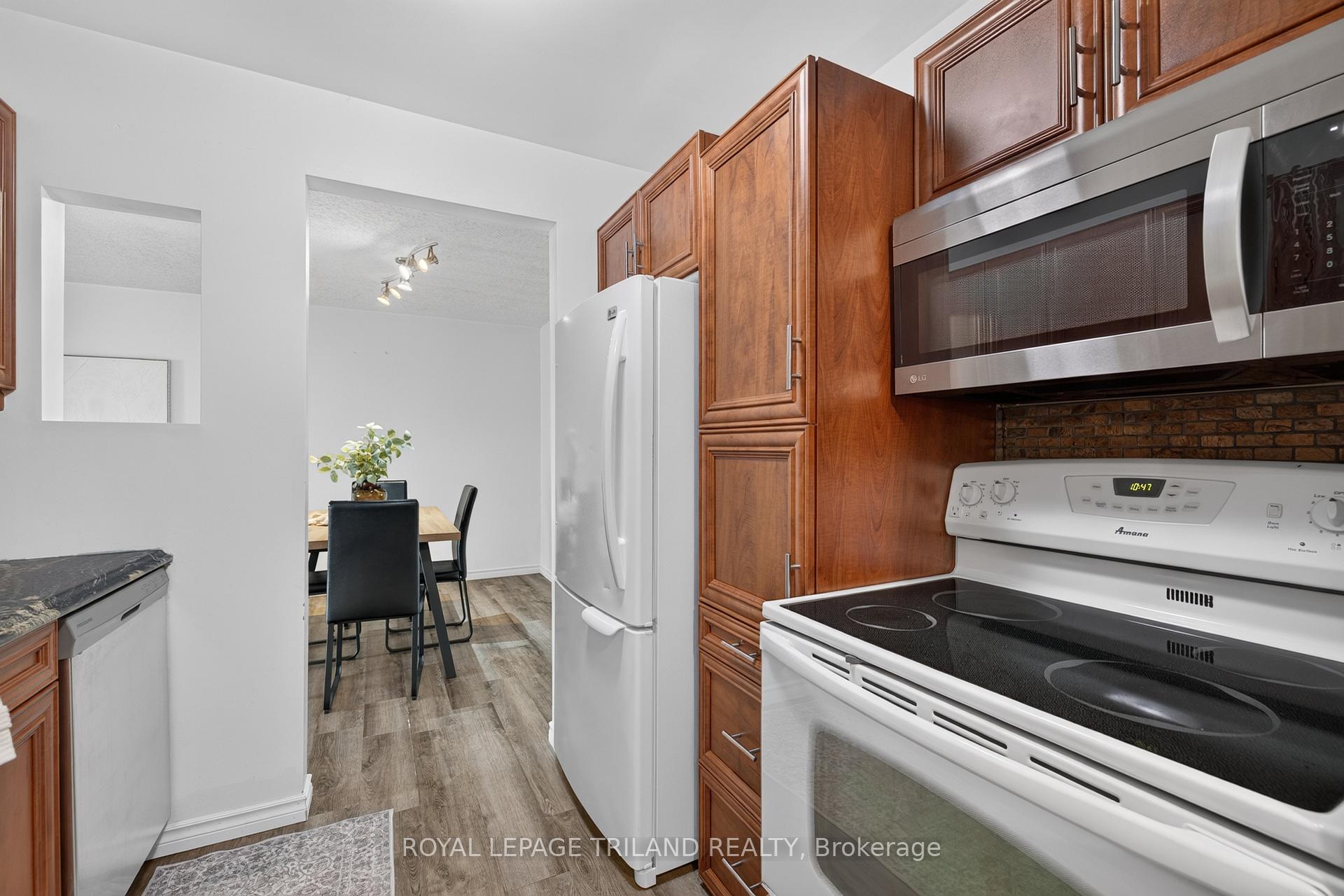 Photo 9 of Unit 102, 735 Deveron Crescent, London, South T — HOMEH