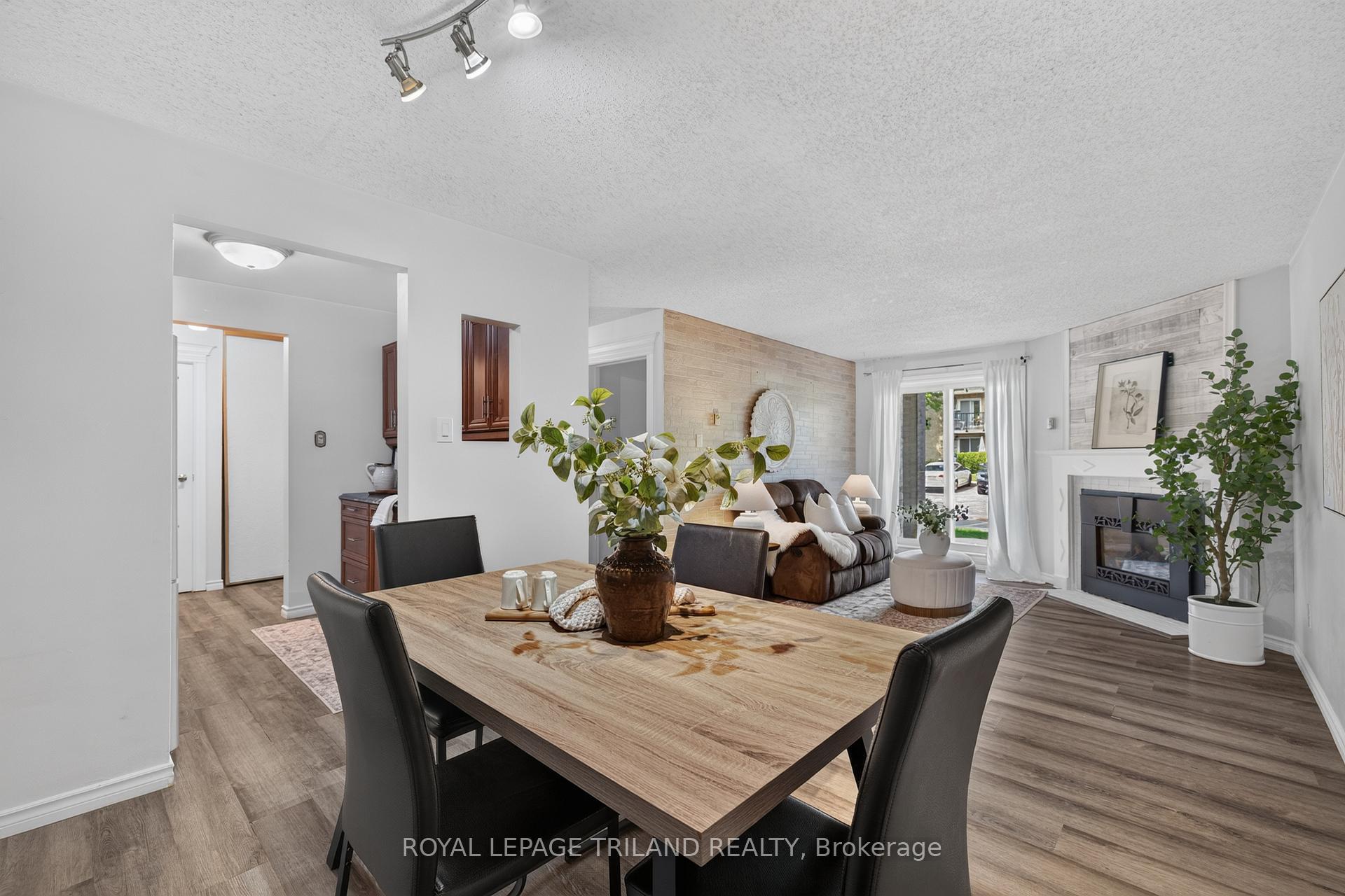 Photo 11 of Unit 102, 735 Deveron Crescent, London, South T — HOMEH