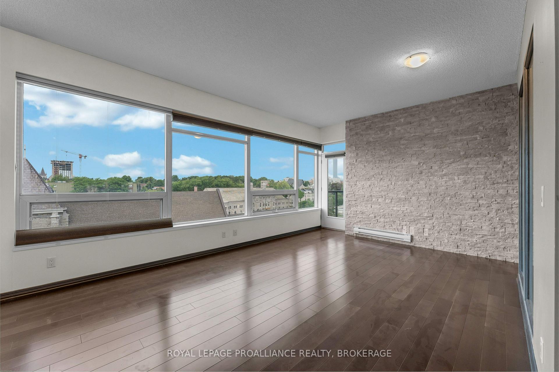 Photo 11 of Unit 813, 121 Queen Street, Kingston, East of Sir John A. Blvd — HOMEH