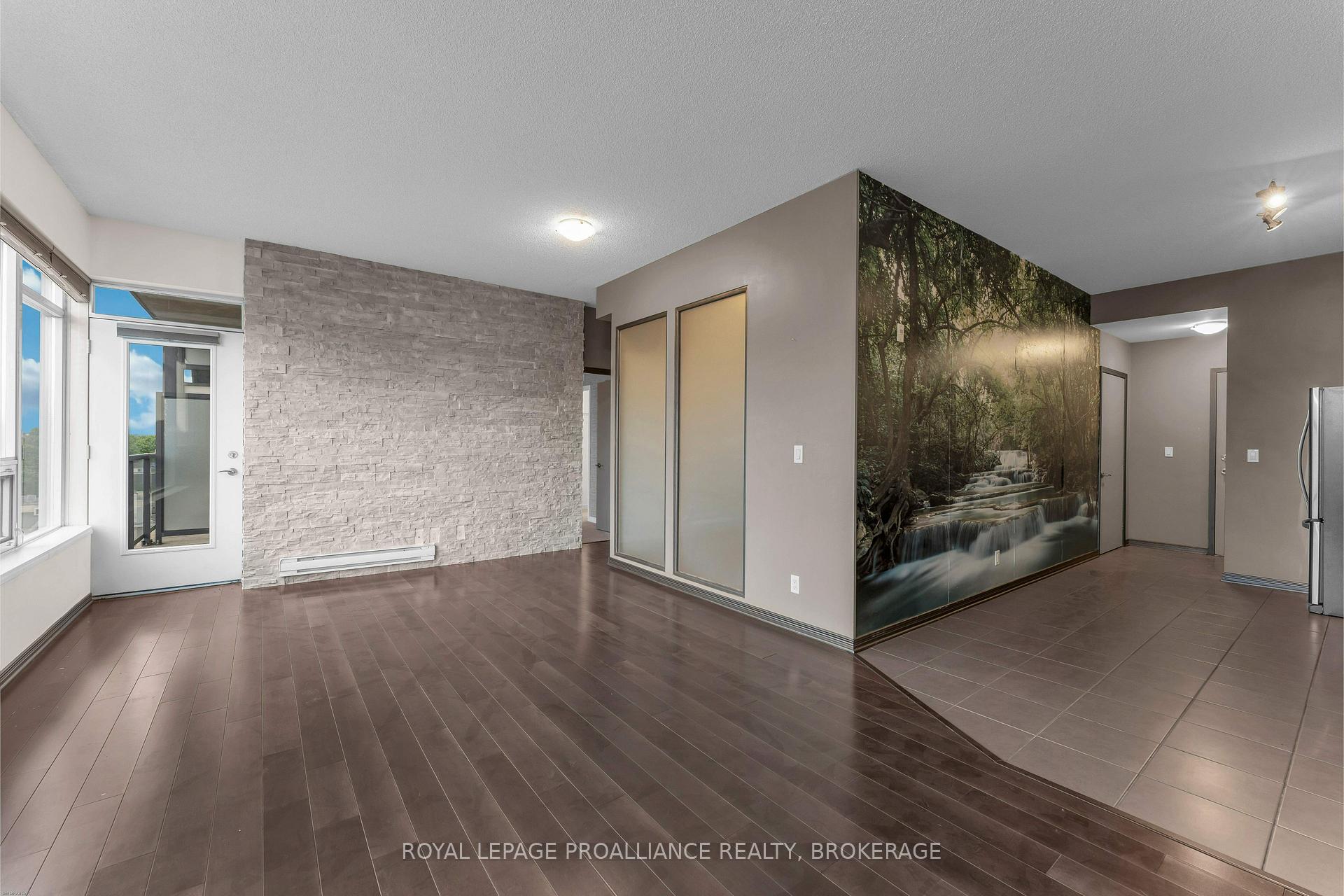 Photo 12 of Unit 813, 121 Queen Street, Kingston, East of Sir John A. Blvd — HOMEH