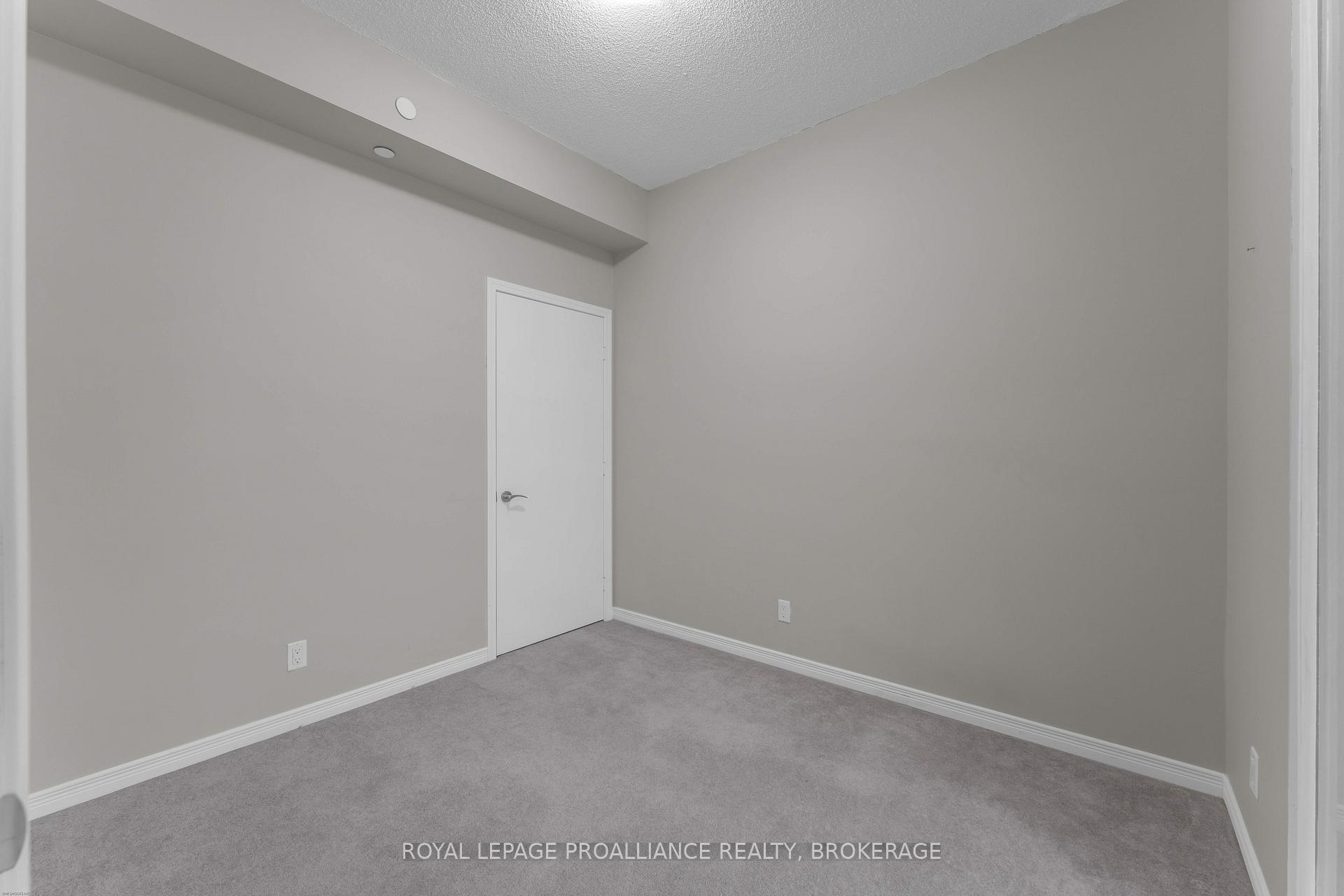 Photo 22 of Unit 813, 121 Queen Street, Kingston, East of Sir John A. Blvd — HOMEH