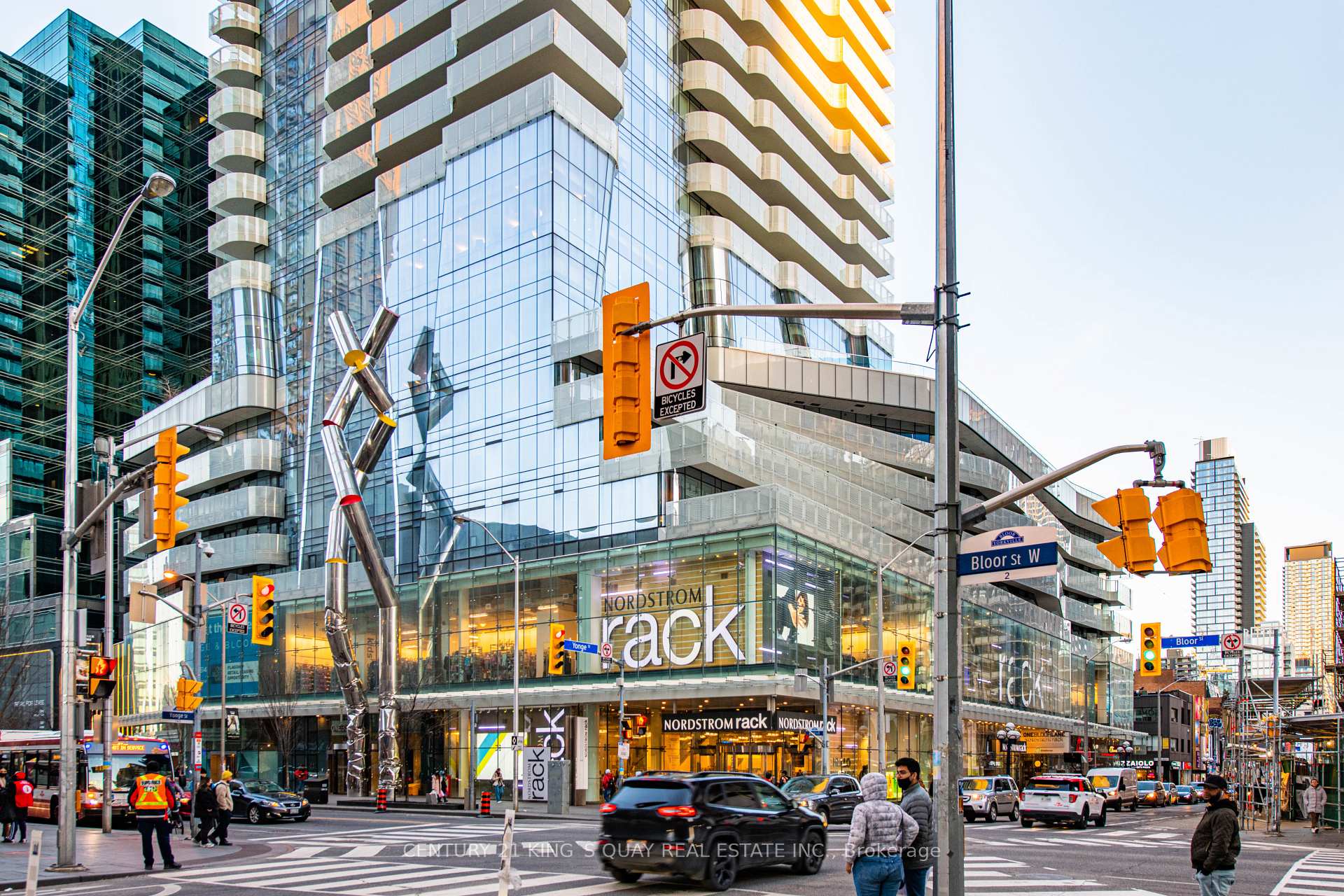 Photo 4 of Unit 1708, 1 Bloor Street E, Toronto, Church-Yonge Corridor — HOMEH
