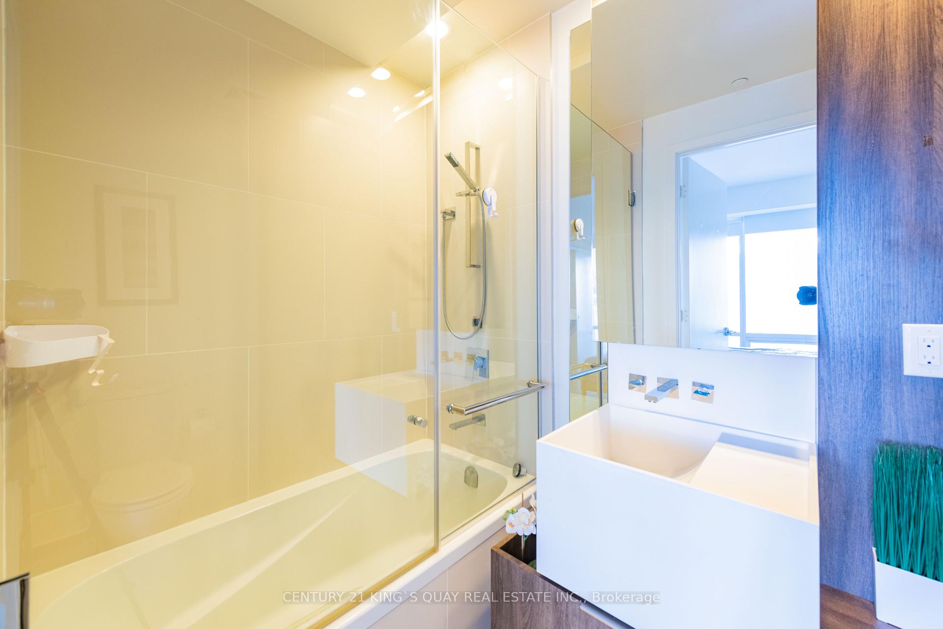 Photo 17 of Unit 1708, 1 Bloor Street E, Toronto, Church-Yonge Corridor — HOMEH