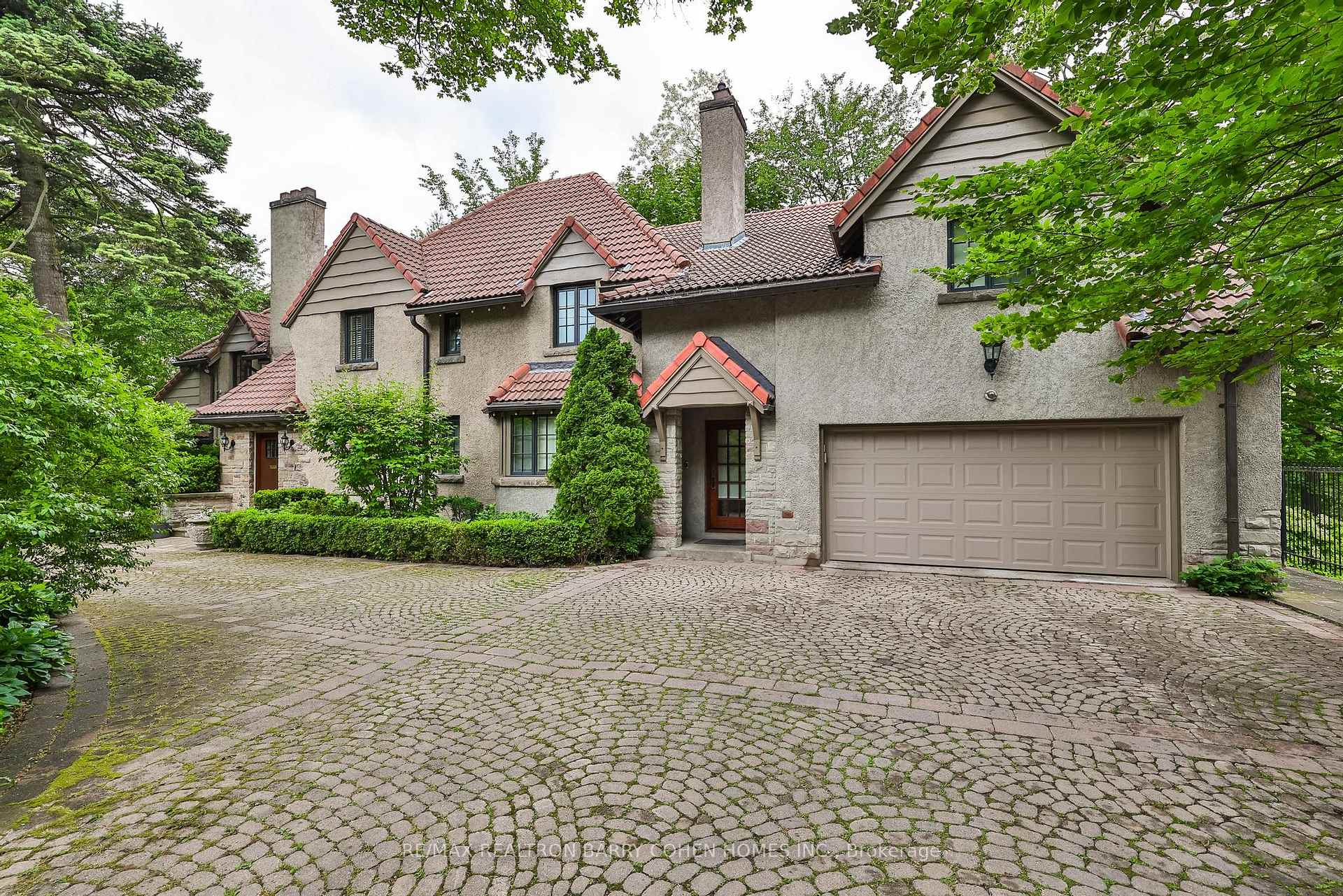 Photo 3 of 48 Old Yonge Street, North York, Bridle Path-Sunnybrook-York Mills — HOMEH