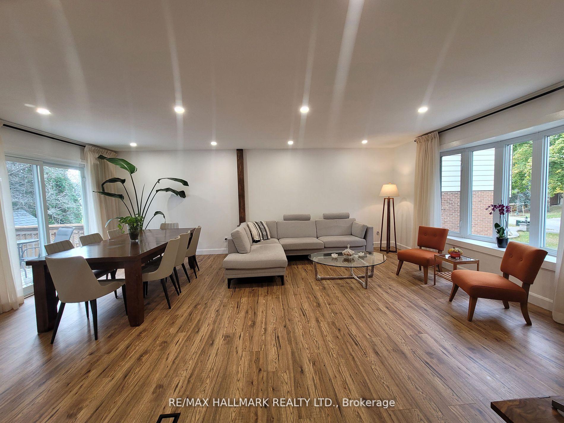 Photo 3 of 23 Ironshield Crescent, Markham, Royal Orchard — HOMEH