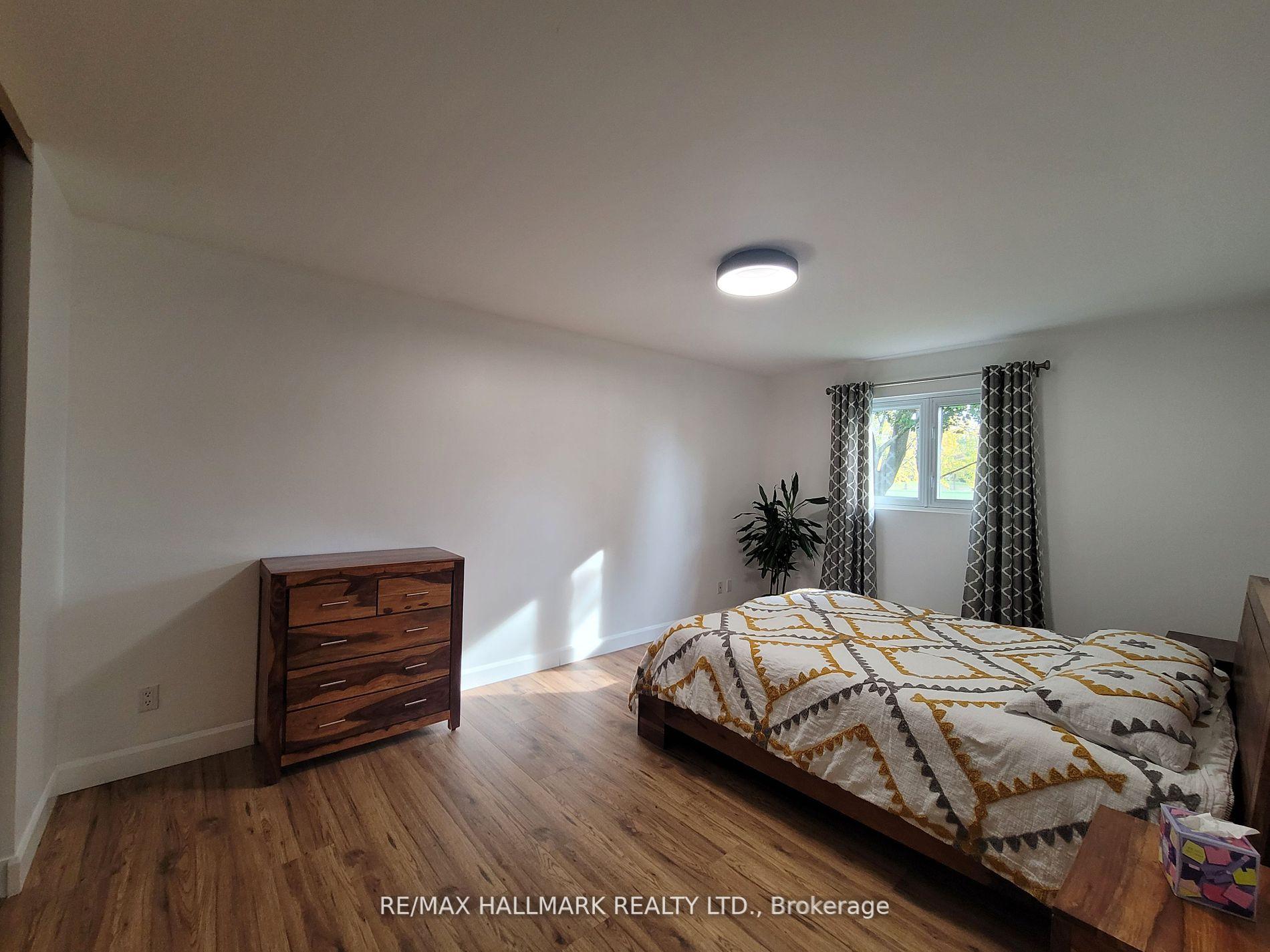 Photo 9 of 23 Ironshield Crescent, Markham, Royal Orchard — HOMEH