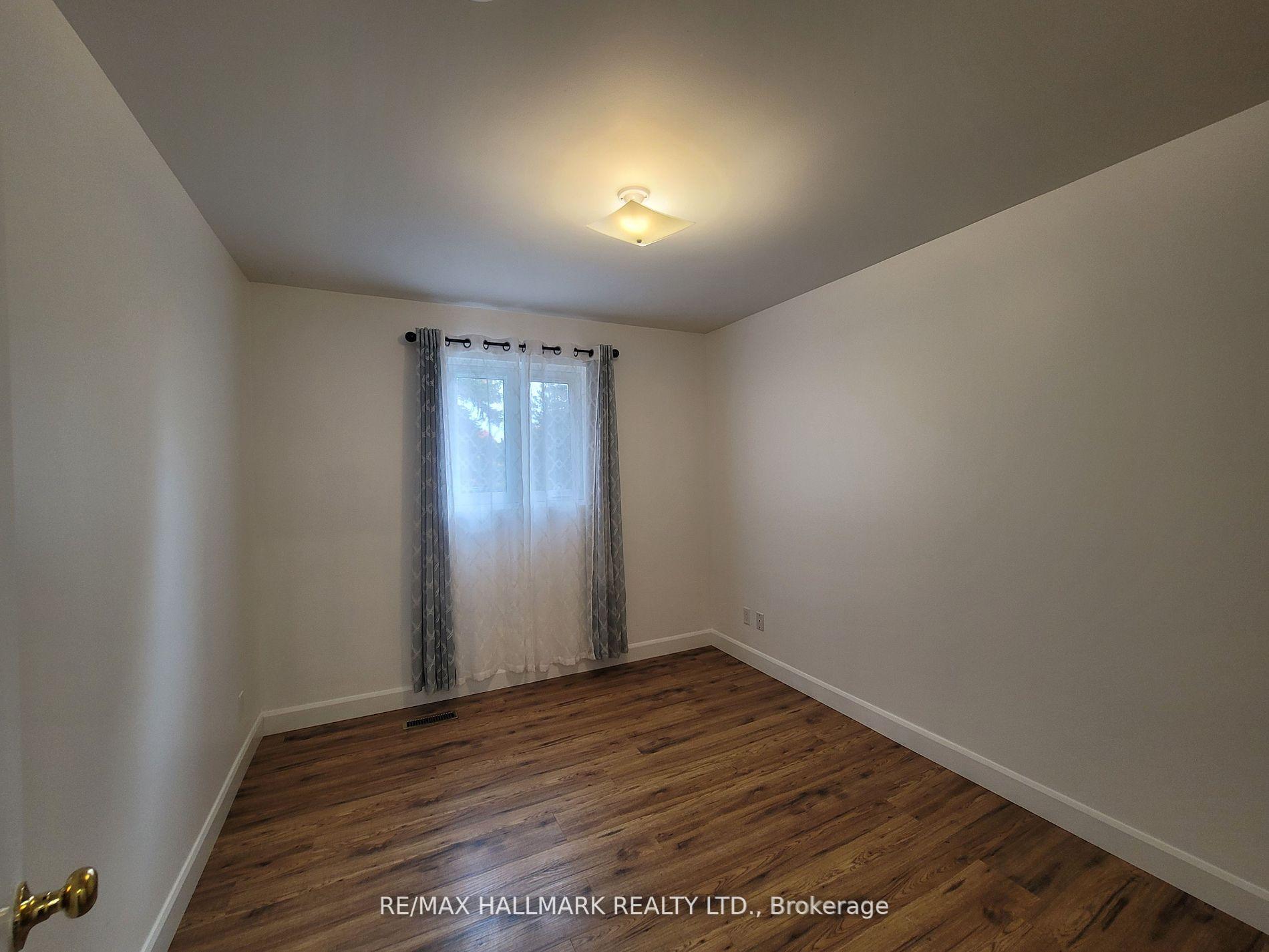 Photo 11 of 23 Ironshield Crescent, Markham, Royal Orchard — HOMEH