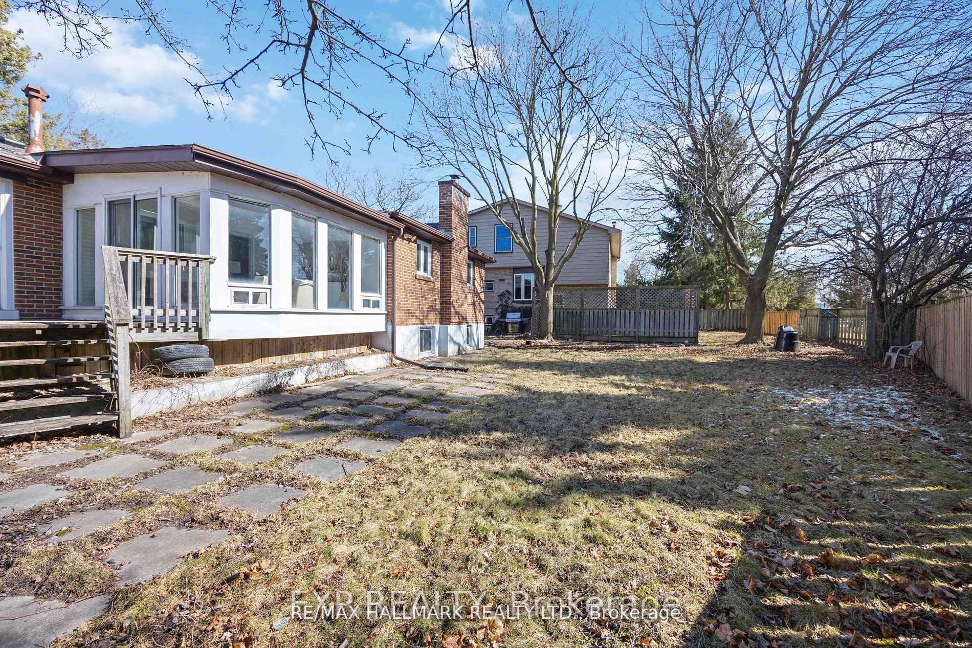 Photo 15 of 23 Ironshield Crescent, Markham, Royal Orchard — HOMEH