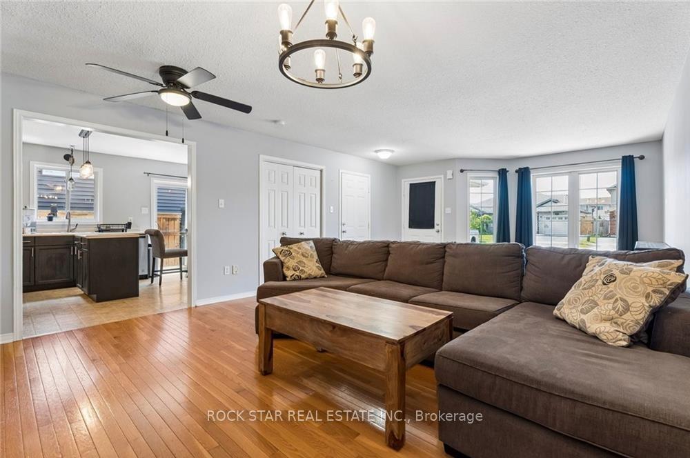 Photo 3 of 56 Golden Acres Drive, West Lincoln, Smithville — HOMEH