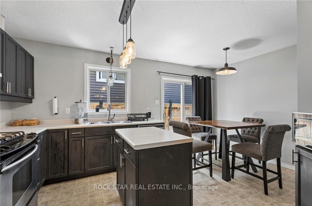 Photo 5 of 56 Golden Acres Drive, West Lincoln, Smithville — HOMEH