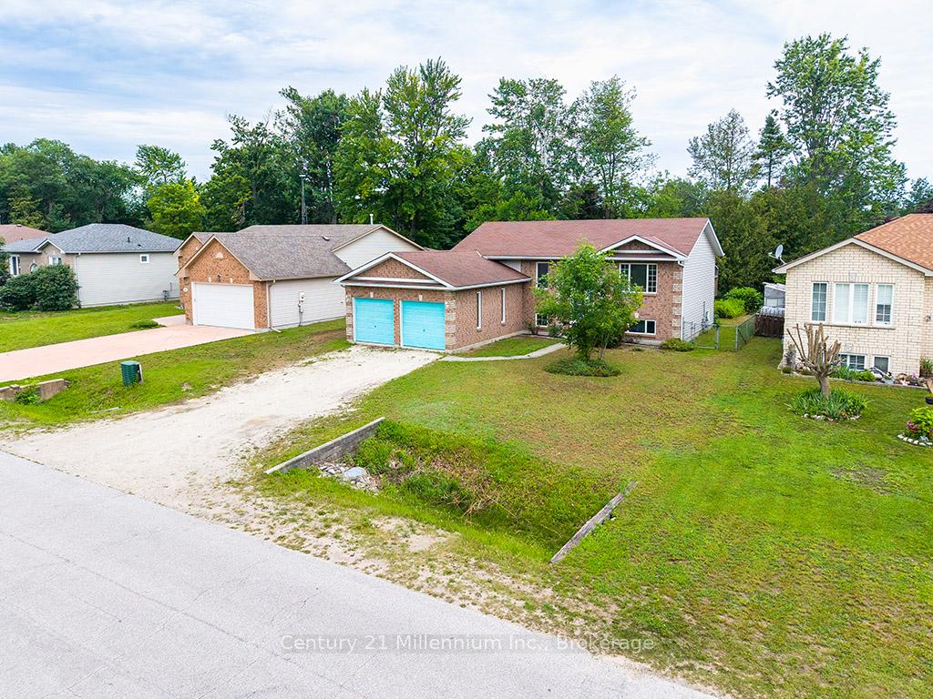 Photo 2 of 46 Royal Beech Drive, Wasaga Beach — HOMEH