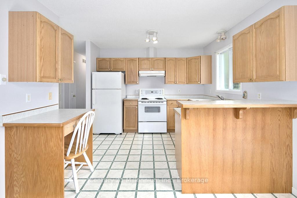 Photo 17 of 46 Royal Beech Drive, Wasaga Beach — HOMEH